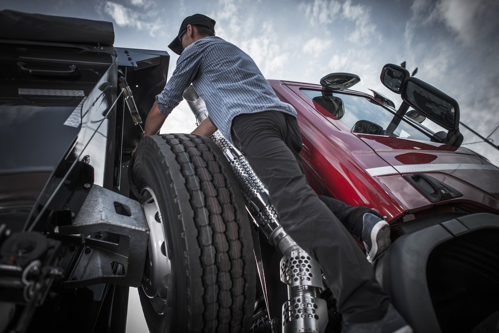 Semi-truck and trailer repair serving DuPont, WA — Long Road Repair, Tacoma
