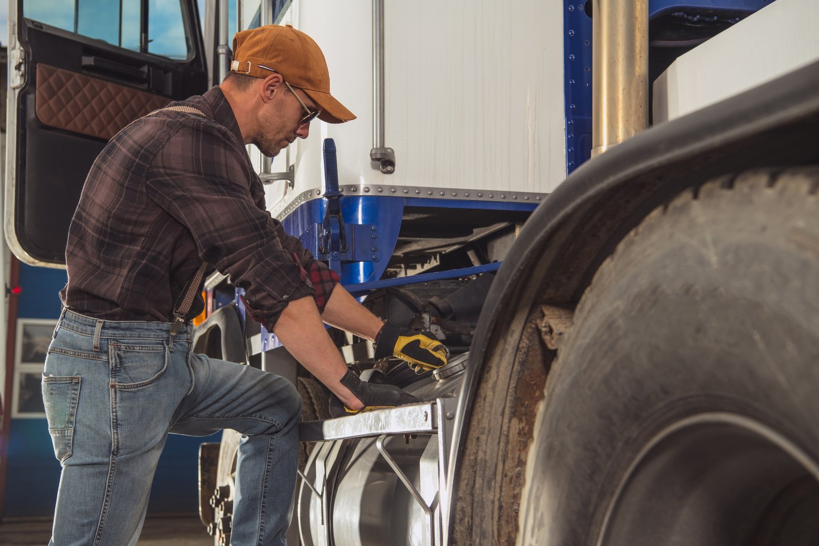 Deciding whether to repair or replace a truck part