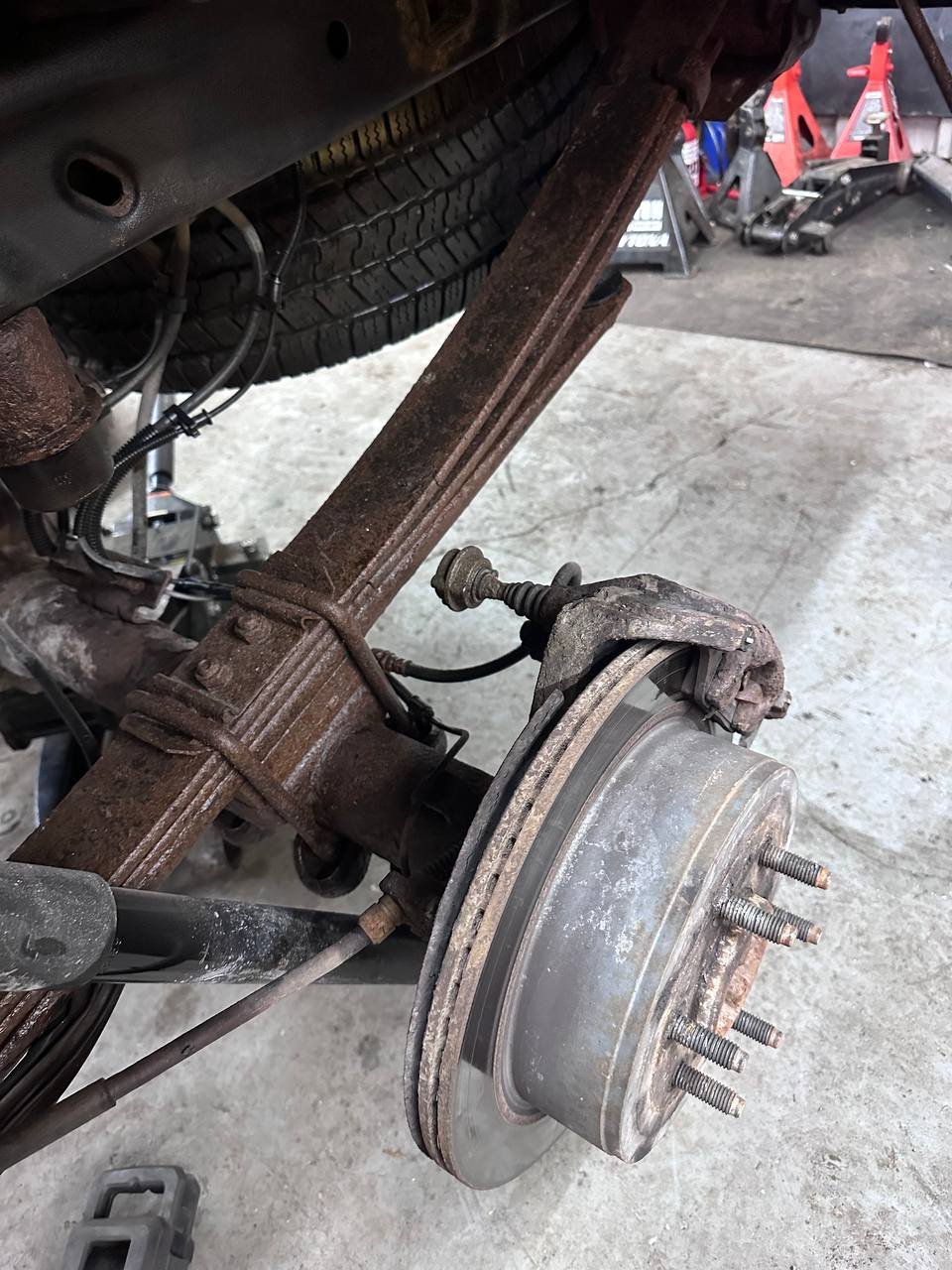 Heavy-haul trucks need heavy-duty suspension service